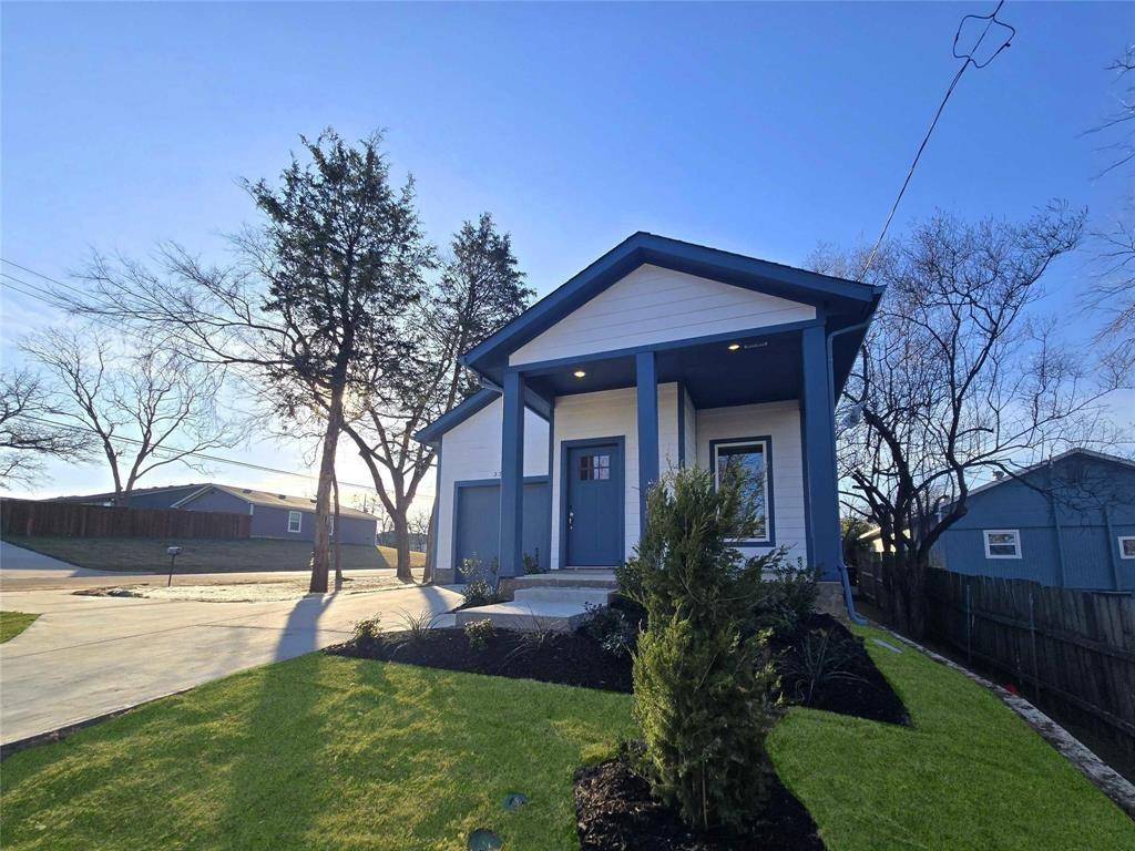 331 E Hull Street, Denison, TX 75021