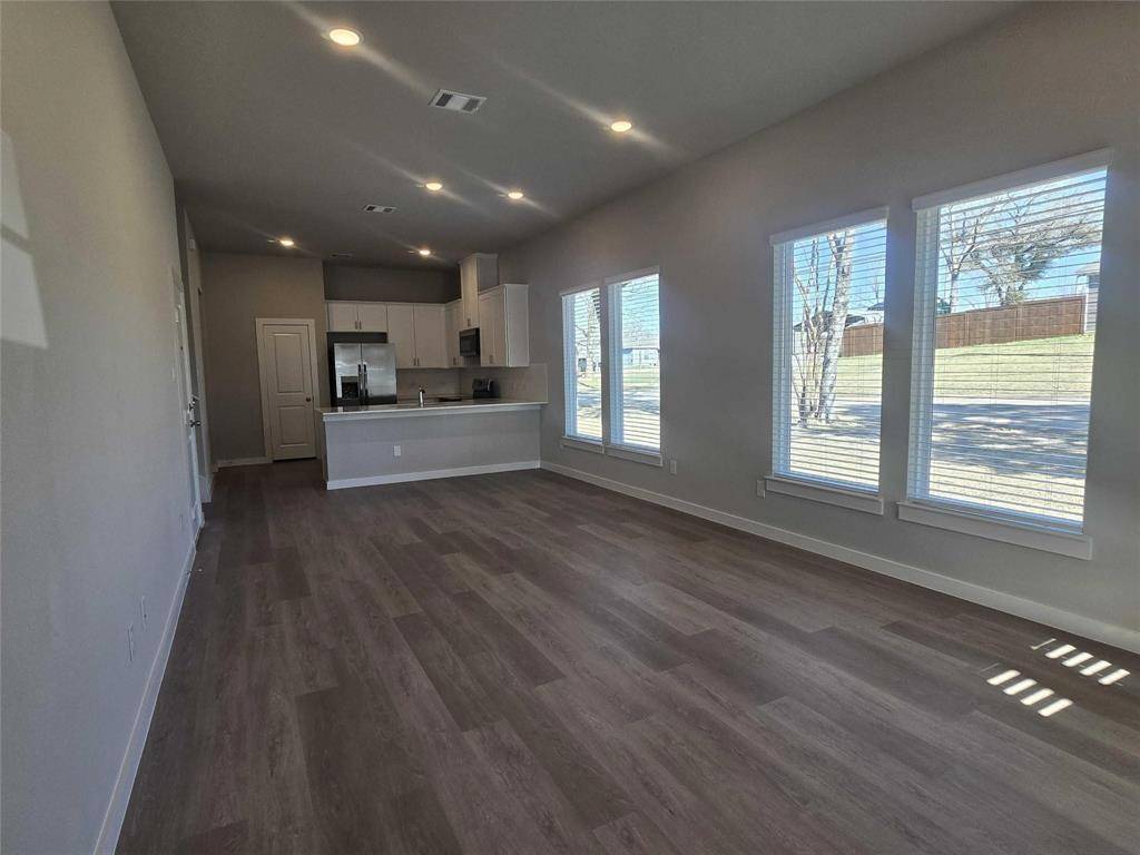 331 E Hull Street, Denison, TX 75021