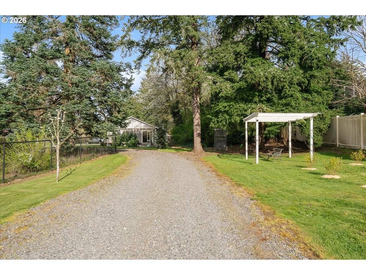 622 SE 4TH AVE, Mill City, OR 97360