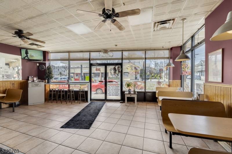 265 Queen Anne Rd, Bogota Boro, NJ 07603