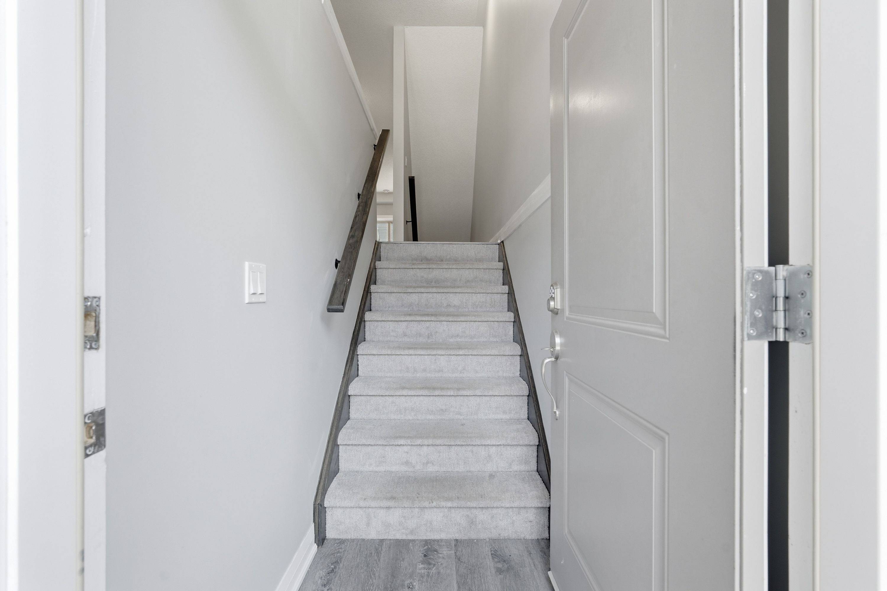 28 Aqua LN, Hamilton, ON L0R 1P0