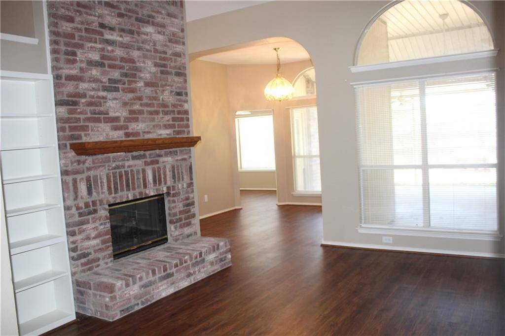 821 Lowe Drive, Cedar Hill, TX 75104