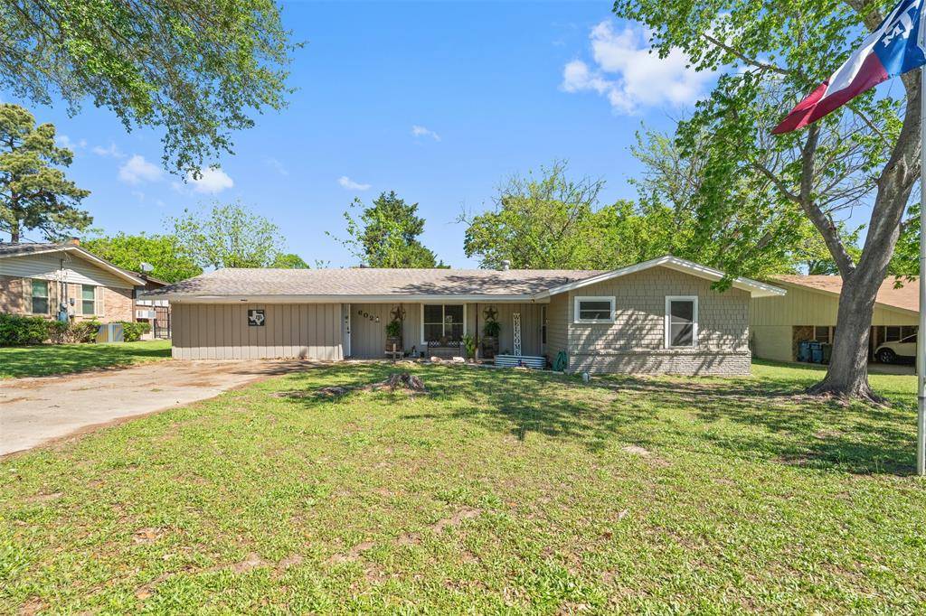602 Colonial Drive, Athens, TX 75751