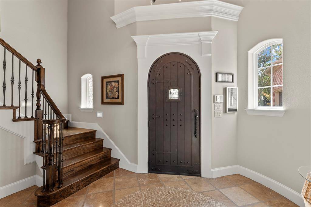 111 Saint Annes Drive, Mabank, TX 75156