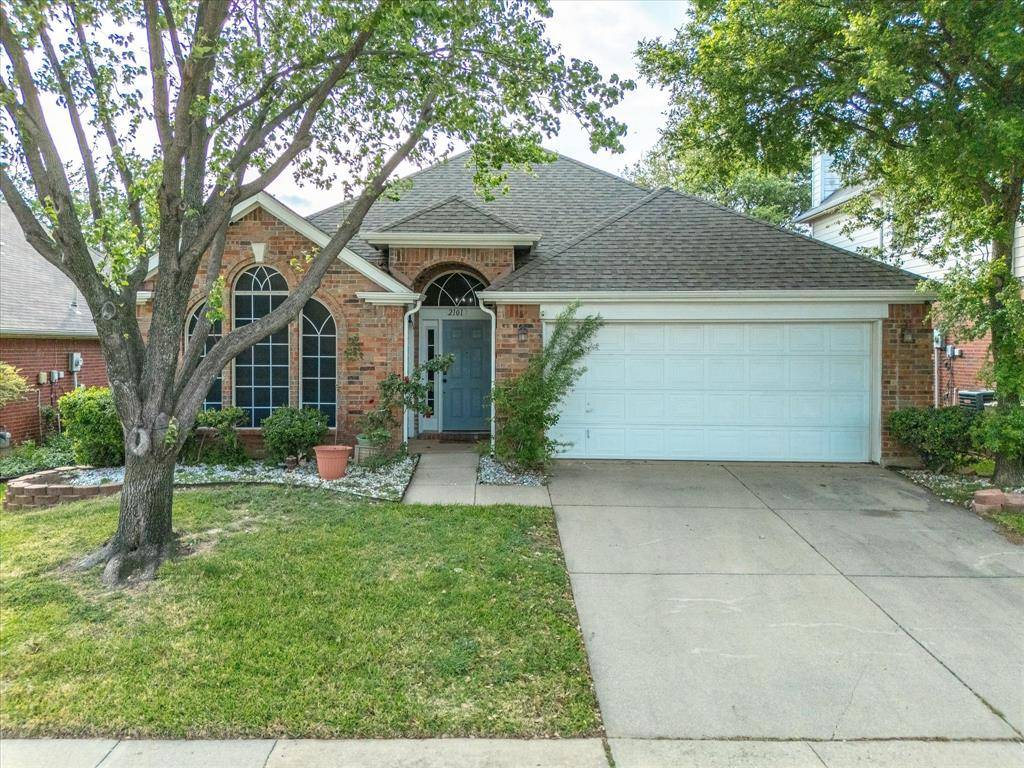 2101 Oak Manor Drive, Bedford, TX 76021