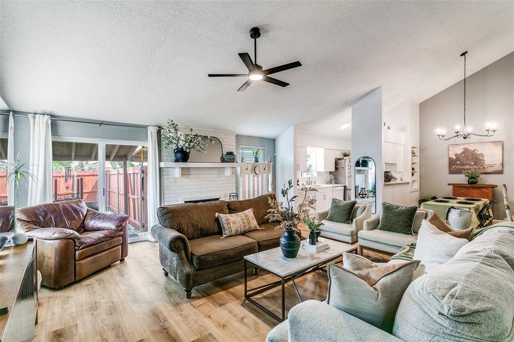 2001 Embassy Way, Carrollton, TX 75006