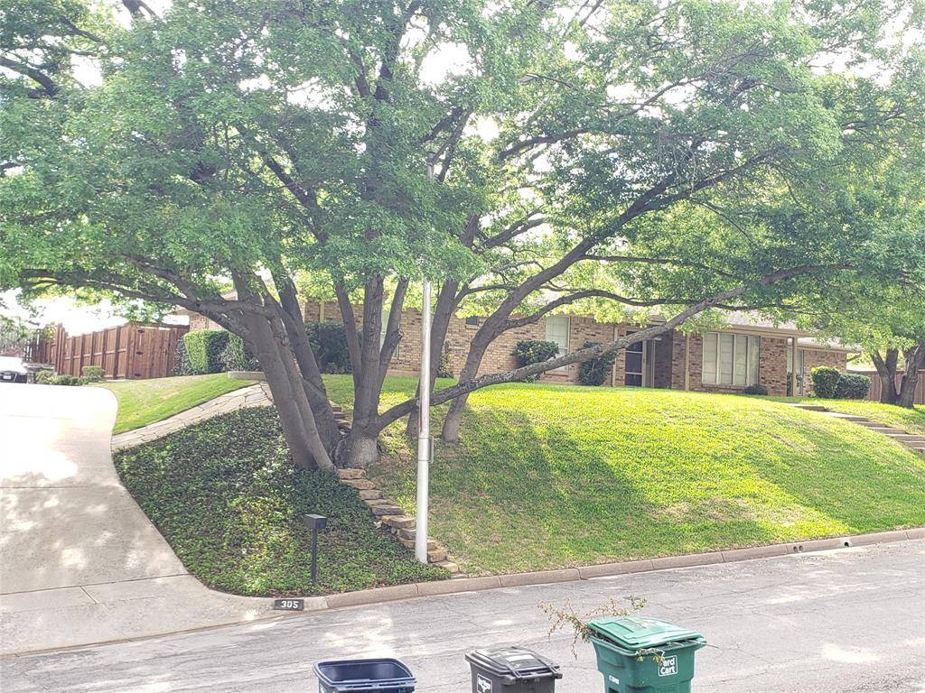 309 Willow Ridge Road, Fort Worth, TX 76103