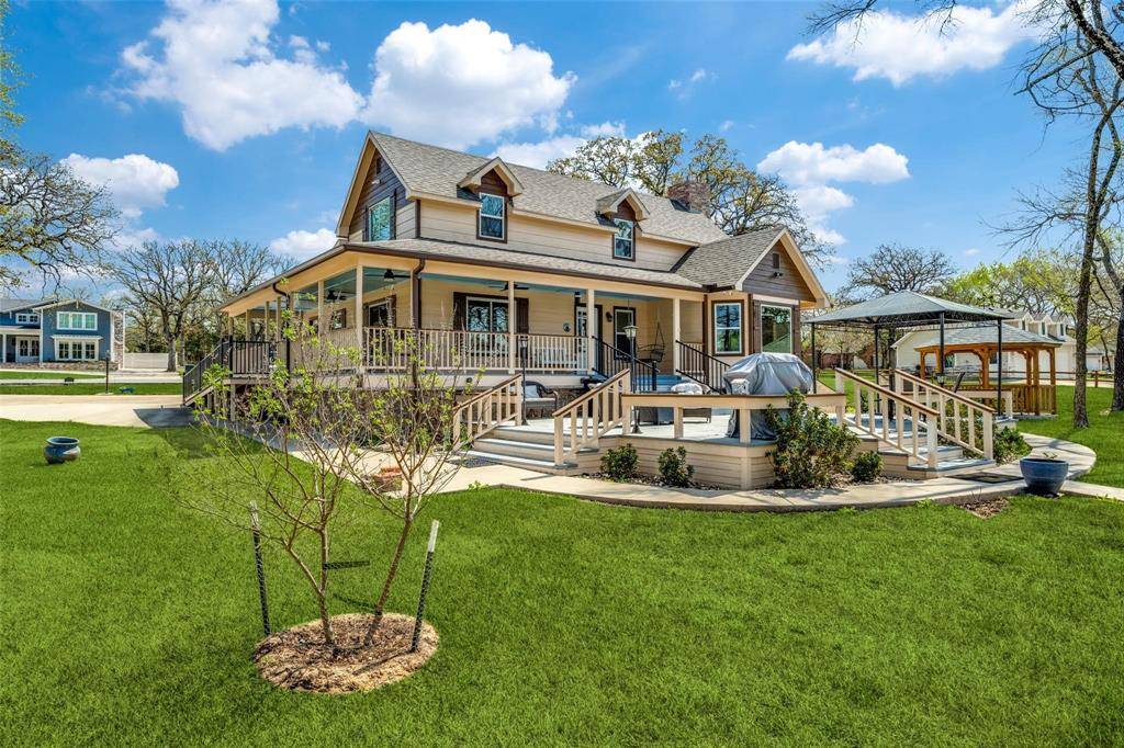 810 Kiowa Drive E, Lake Kiowa, TX 76240