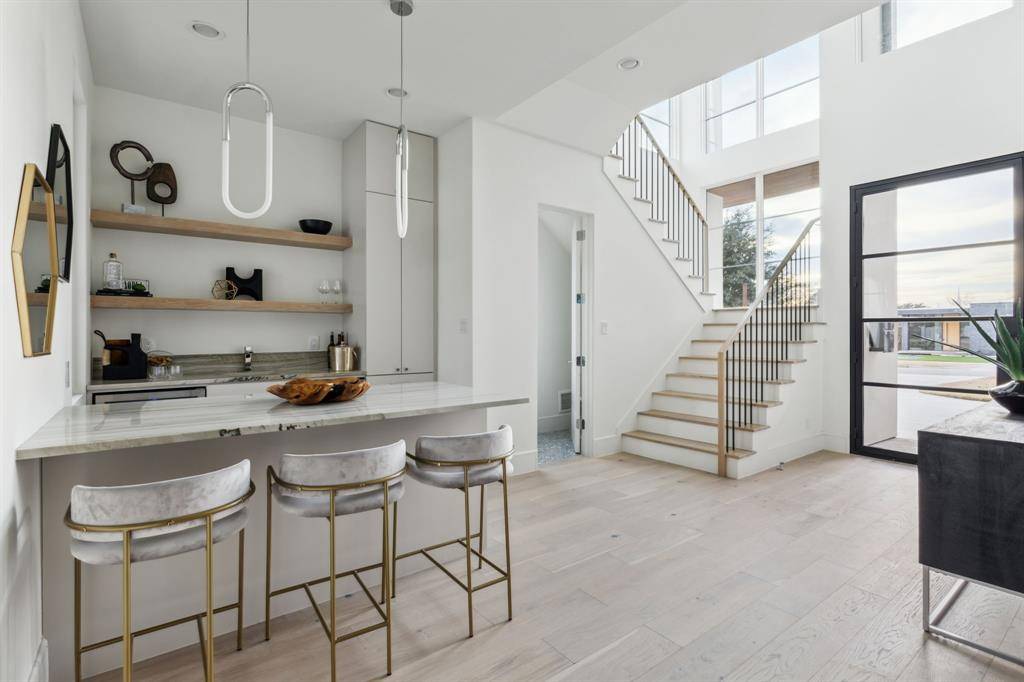 7526 Kenwell Street, Dallas, TX 75209