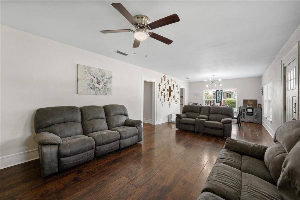 2215 W Park Row Boulevard, Corsicana, TX 75110