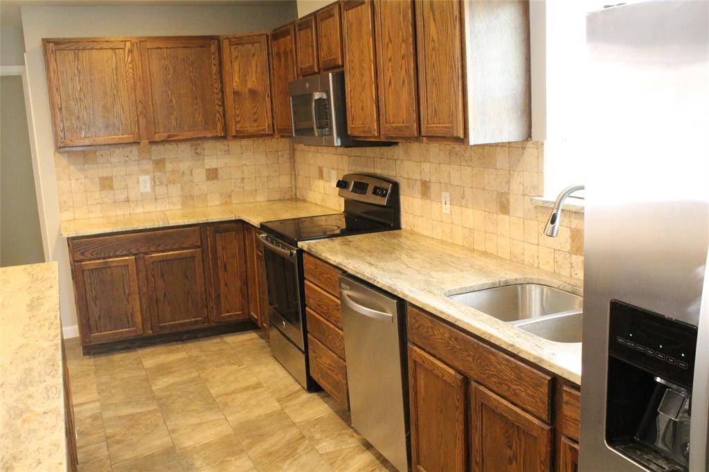 809 W Northgate Drive, Irving, TX 75062