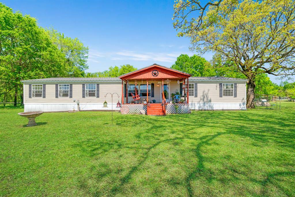 1530 W W Front St Street #82, Blossom, TX 75416