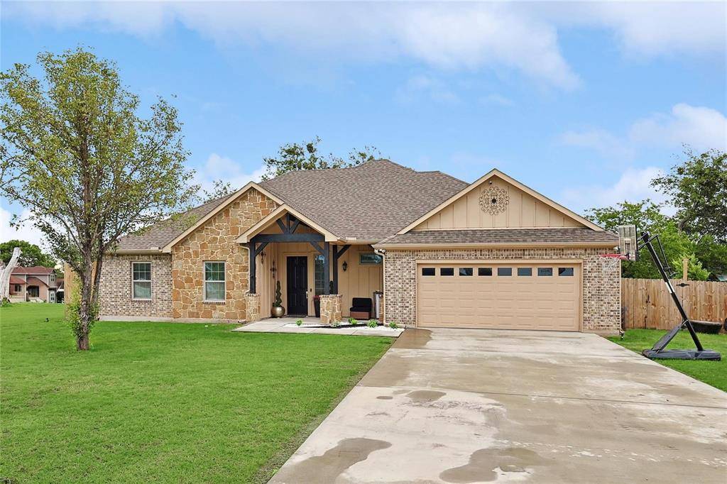 342 W Huffman Street, Krum, TX 76249