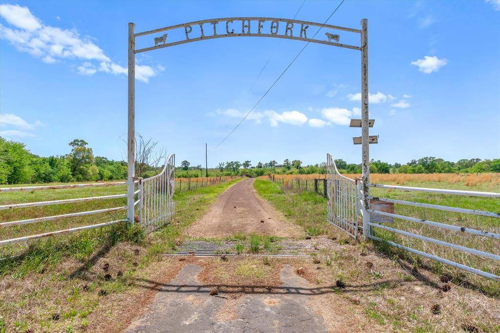 1421 Vz County Road 2319, Canton, TX 75103