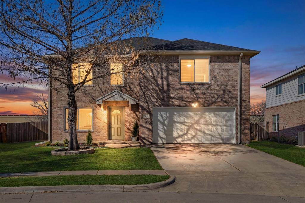 904 Canary Drive, Saginaw, TX 76131