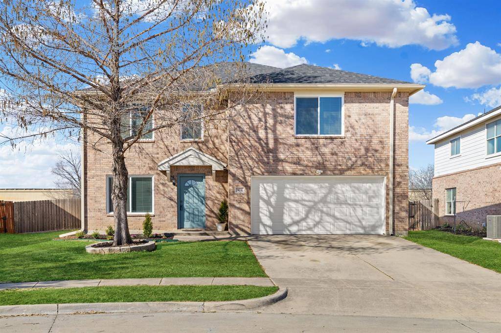 904 Canary Drive, Saginaw, TX 76131