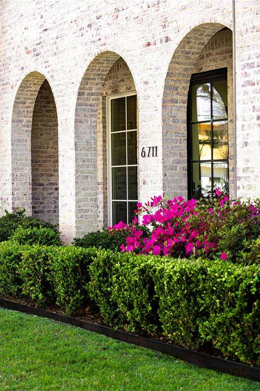 6711 Robin Road, Dallas, TX 75209