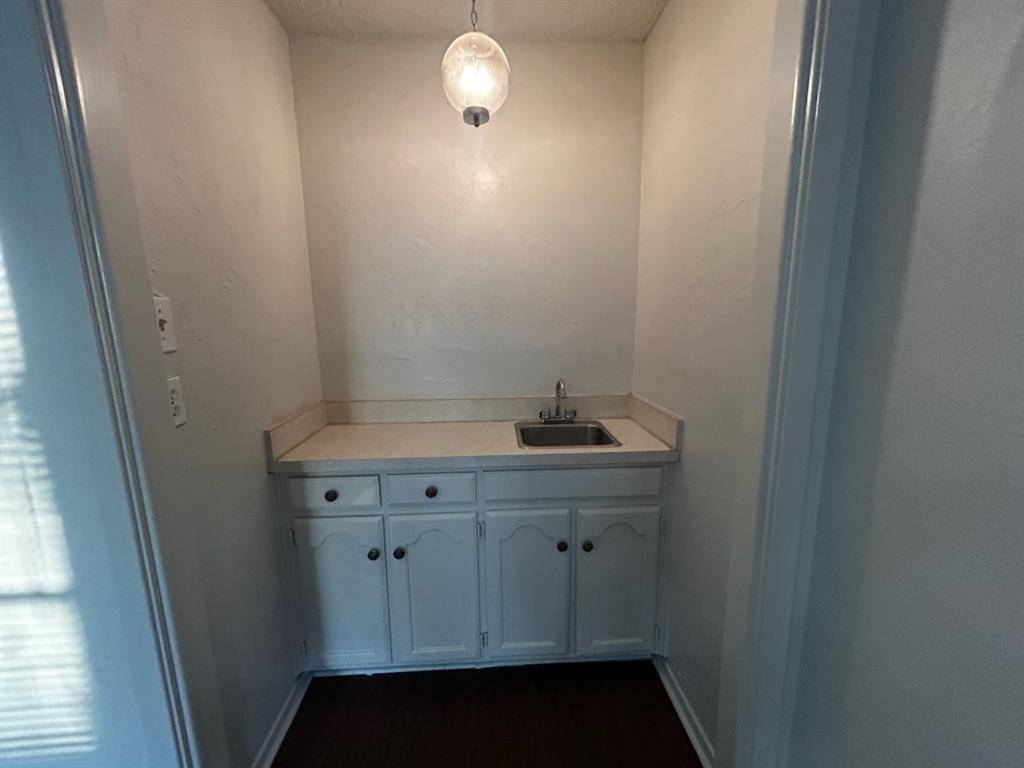 2716 Sibley Drive, Arlington, TX 76015