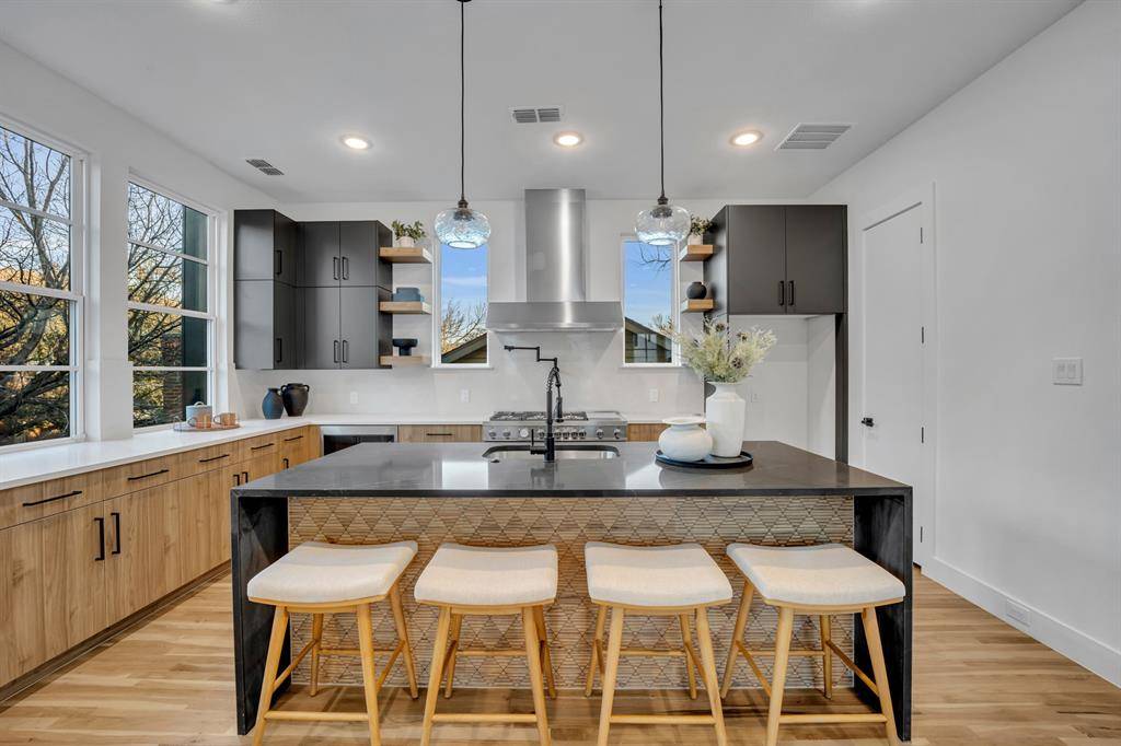 1512 Villars Street, Dallas, TX 75204