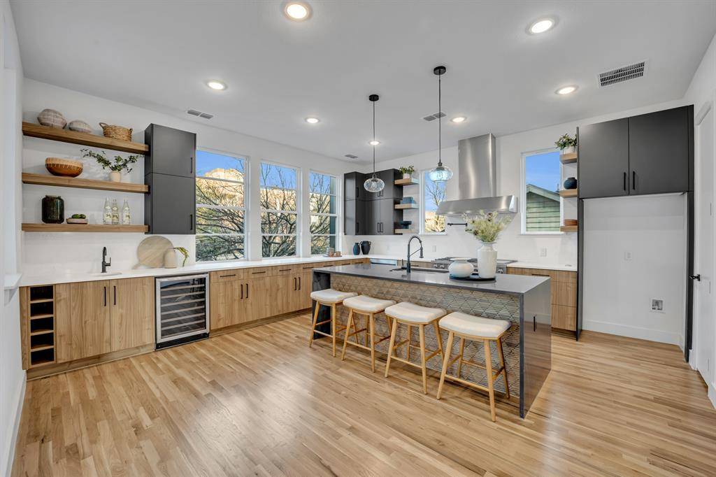 1512 Villars Street, Dallas, TX 75204