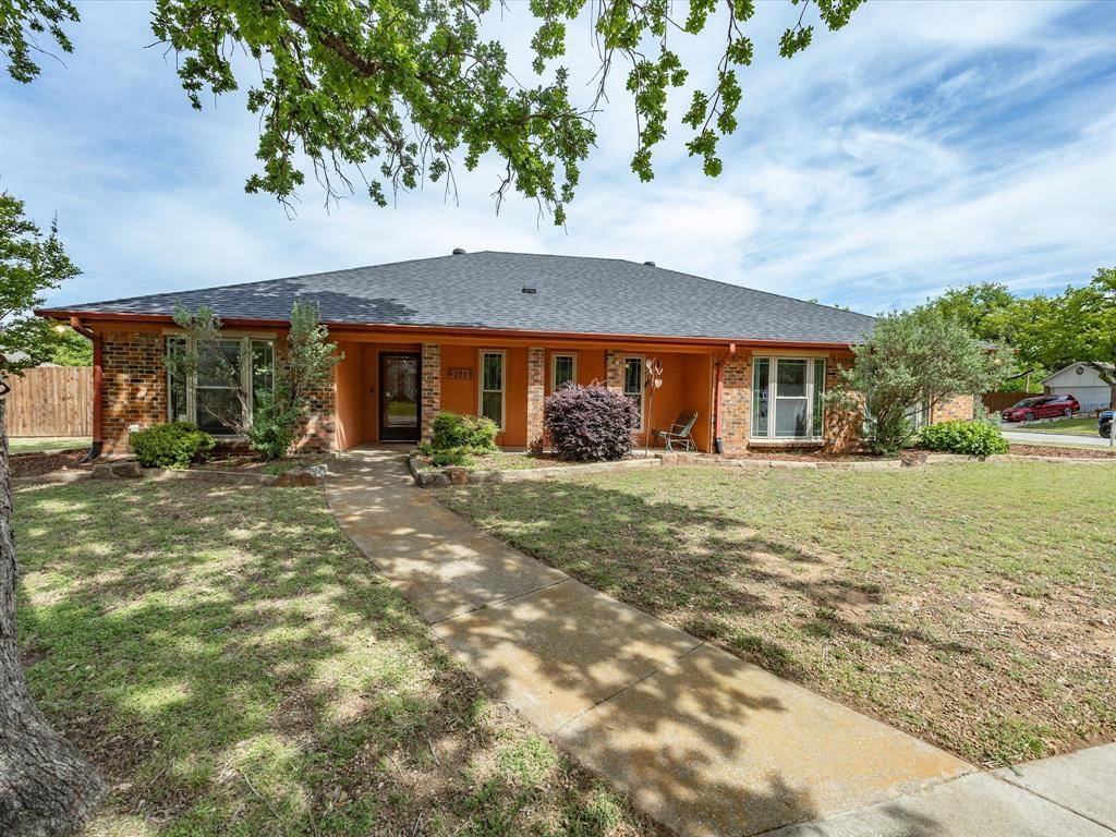 2801 Meadow Creek, Bedford, TX 76021