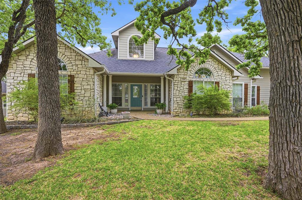 106 Shoshone Drive, Lake Kiowa, TX 76240