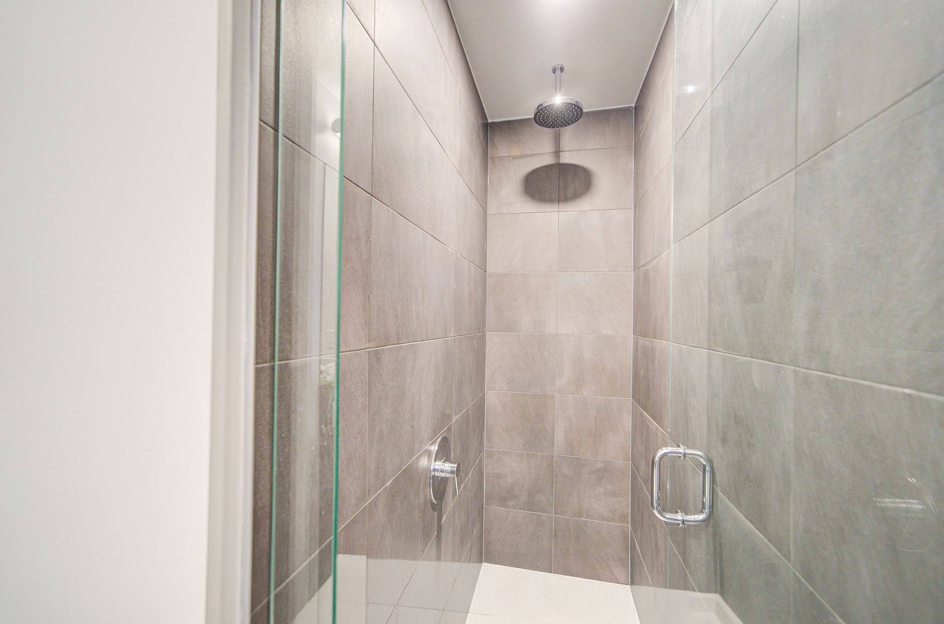 1000 Portage Pkwy #1712, Vaughan, ON L4K 0L1