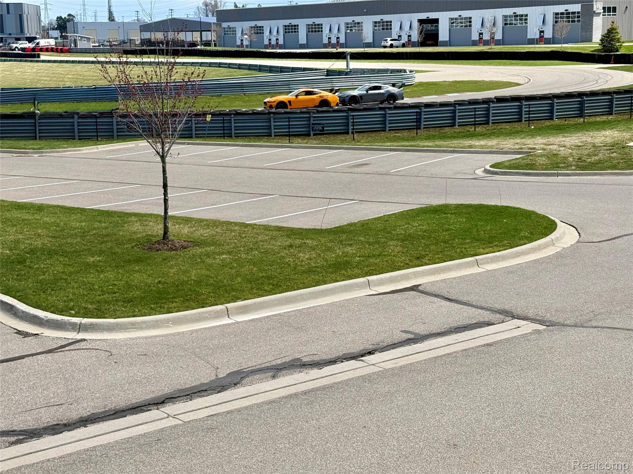 123 Pit LN, Pontiac, MI 48341