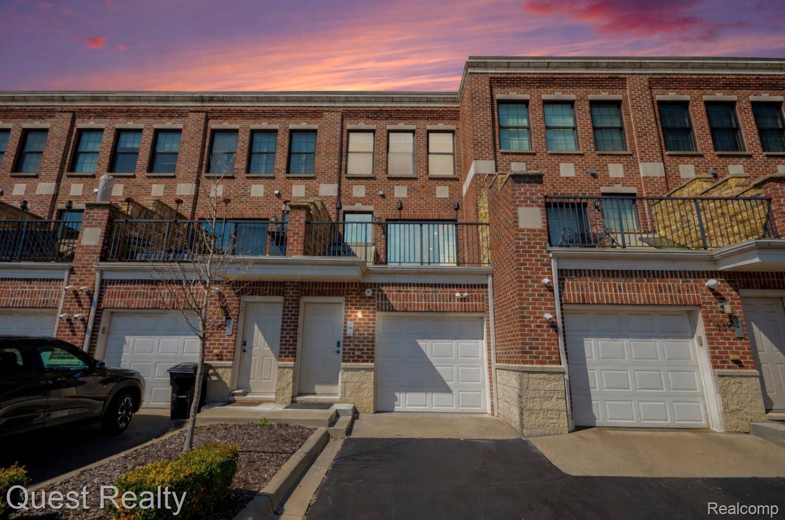 218 Mill ST, Rochester, MI 48307