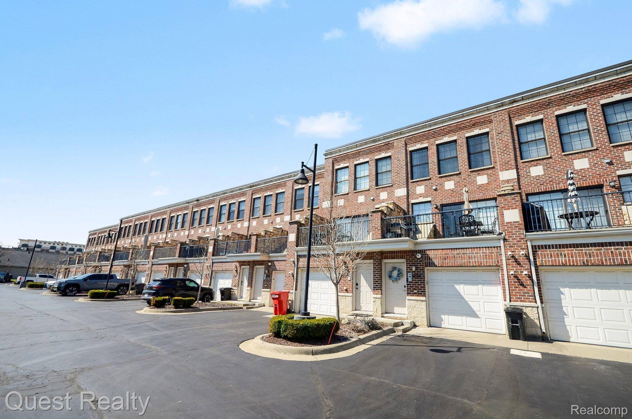 218 Mill ST, Rochester, MI 48307