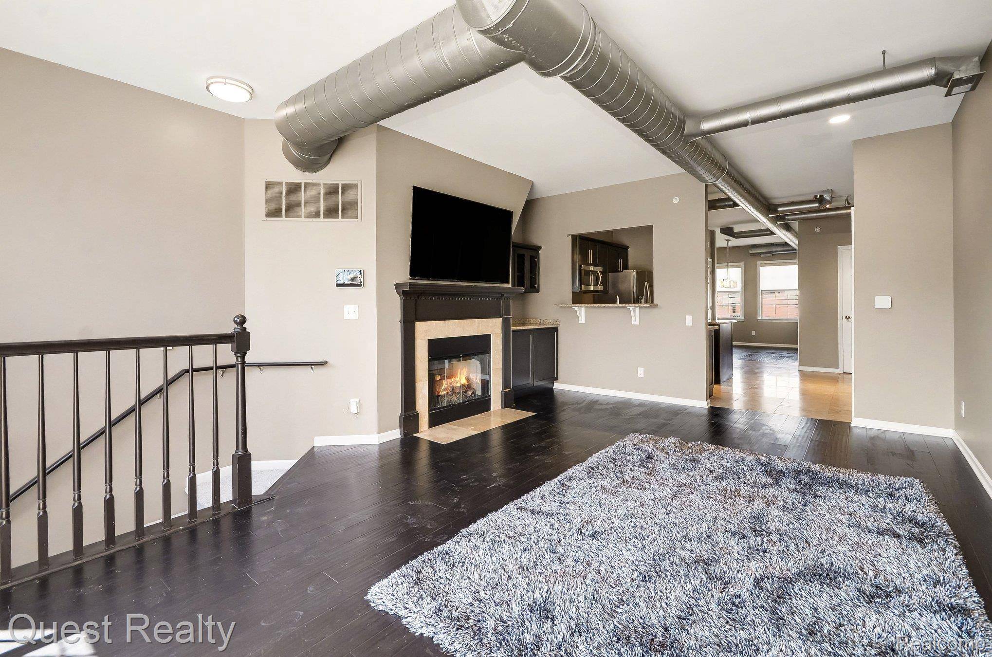 218 Mill ST, Rochester, MI 48307