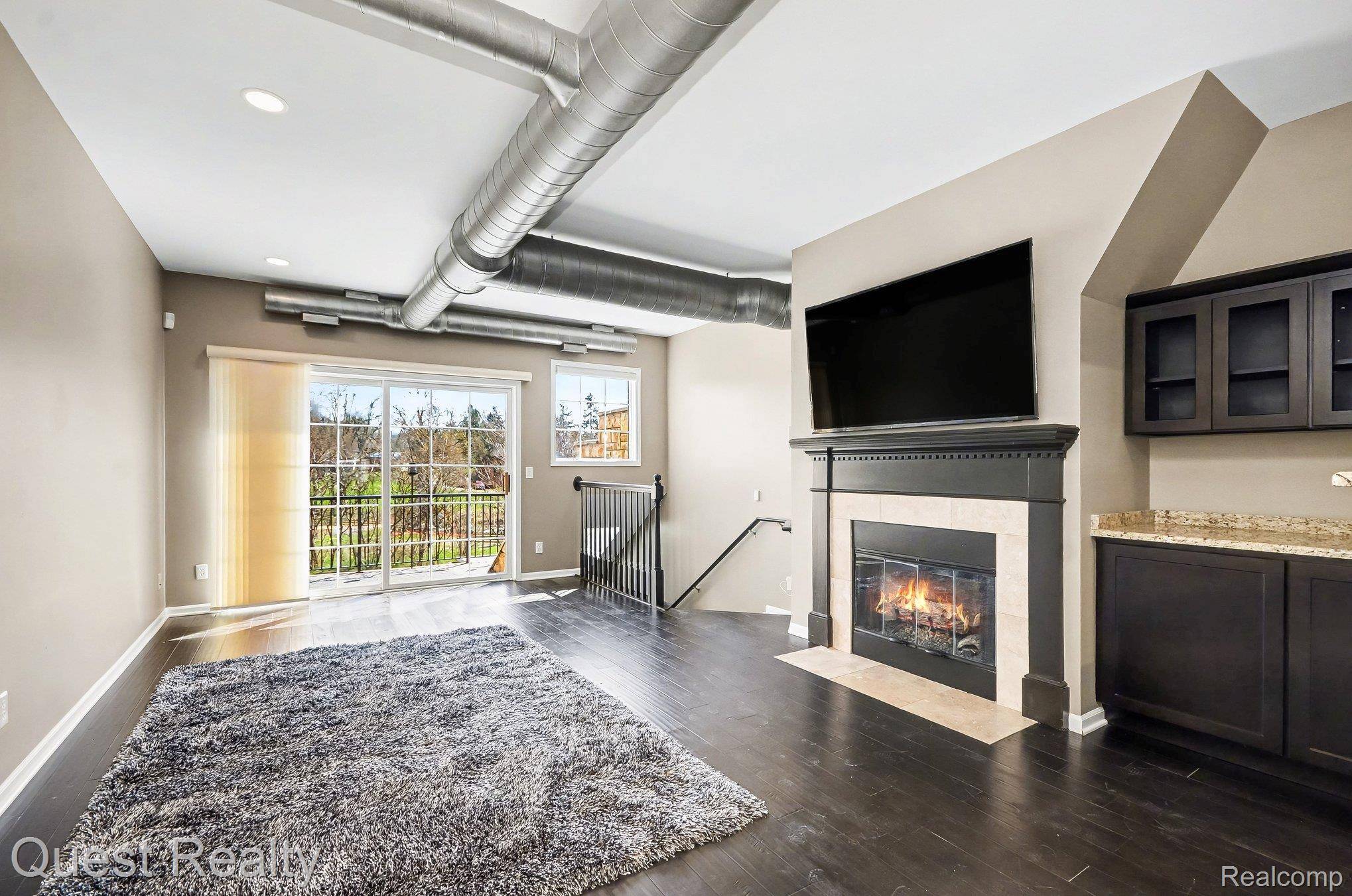 218 Mill ST, Rochester, MI 48307