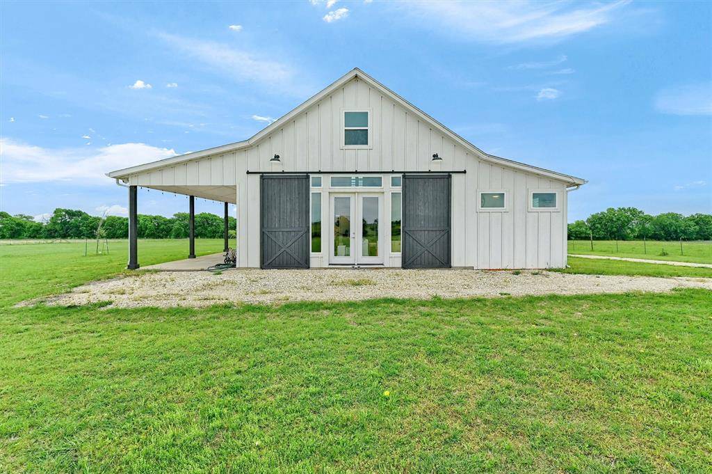 5235 Fm 1752 S, Whitewright, TX 75491
