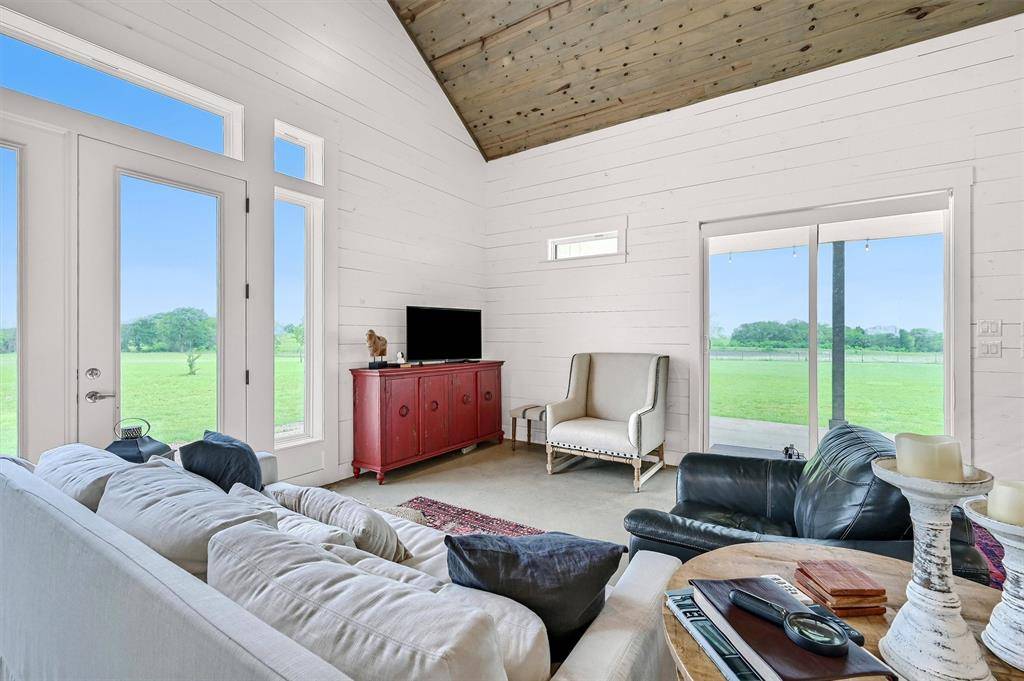 5235 Fm 1752 S, Whitewright, TX 75491