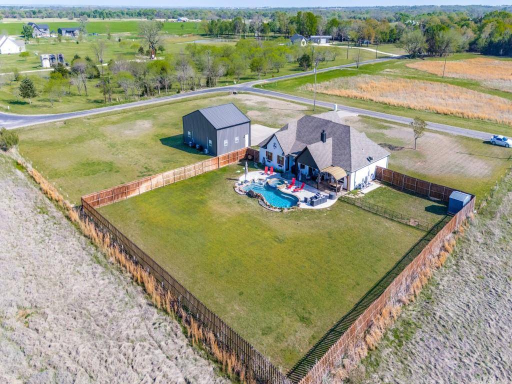 1195 Hog Town Road, Collinsville, TX 76233