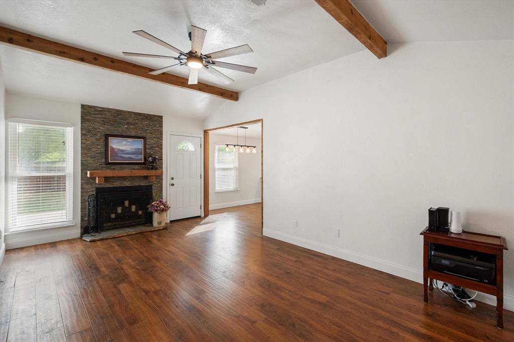 635 S Waxahachie Street, Mansfield, TX 76063