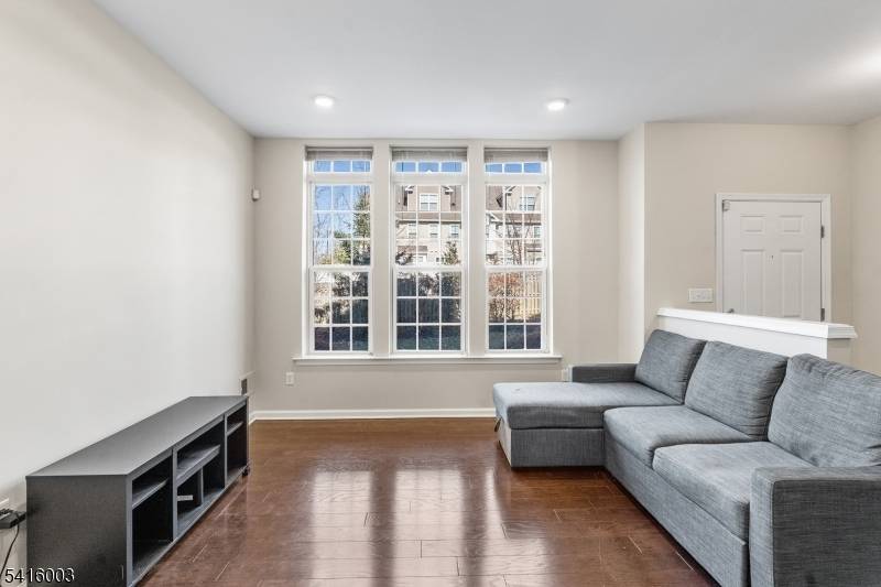 1514 Hudson Cir, Highland Park Boro, NJ 08904