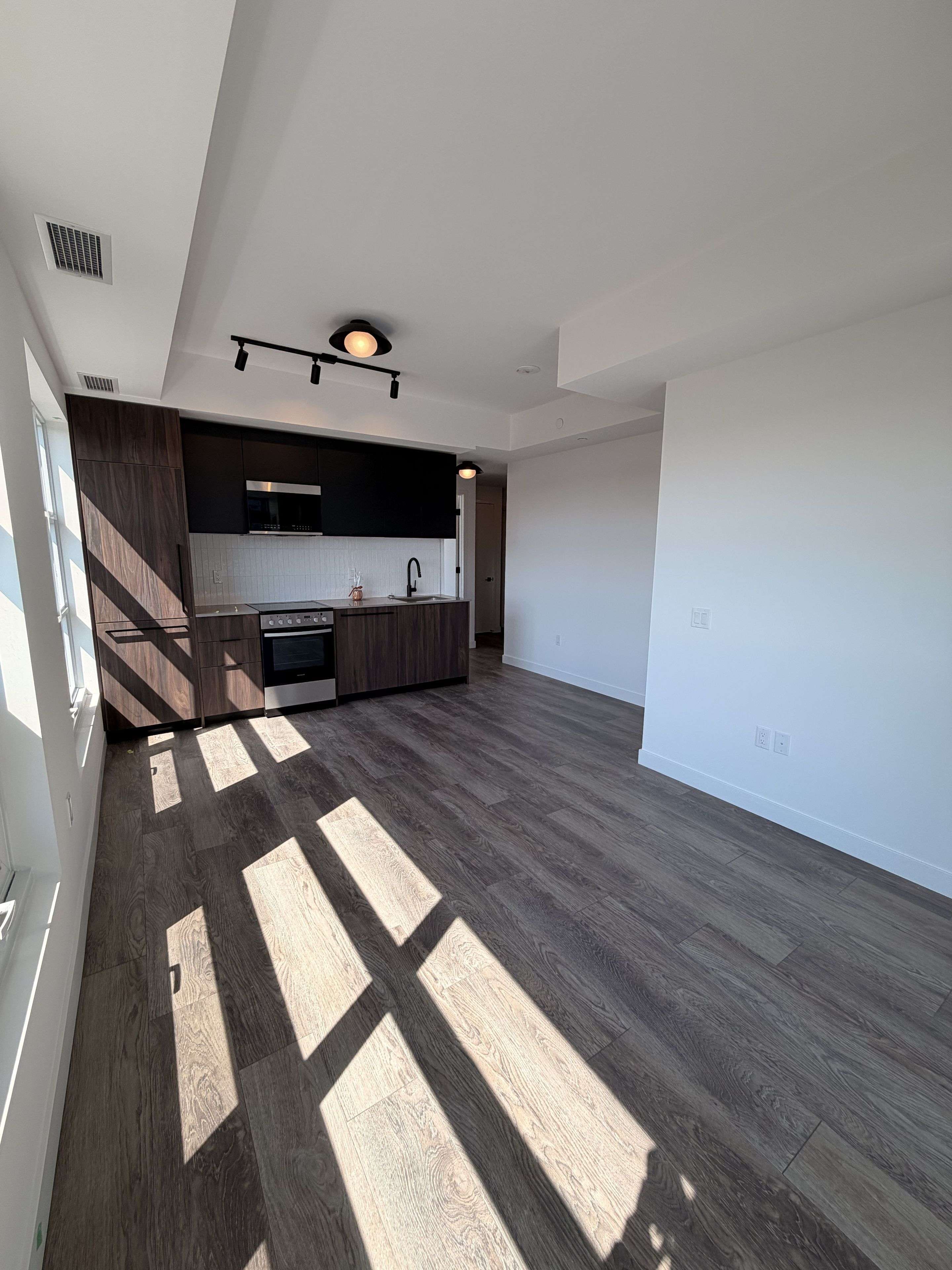 1635 Military TRL #502, Toronto E10, ON M1C 1B2