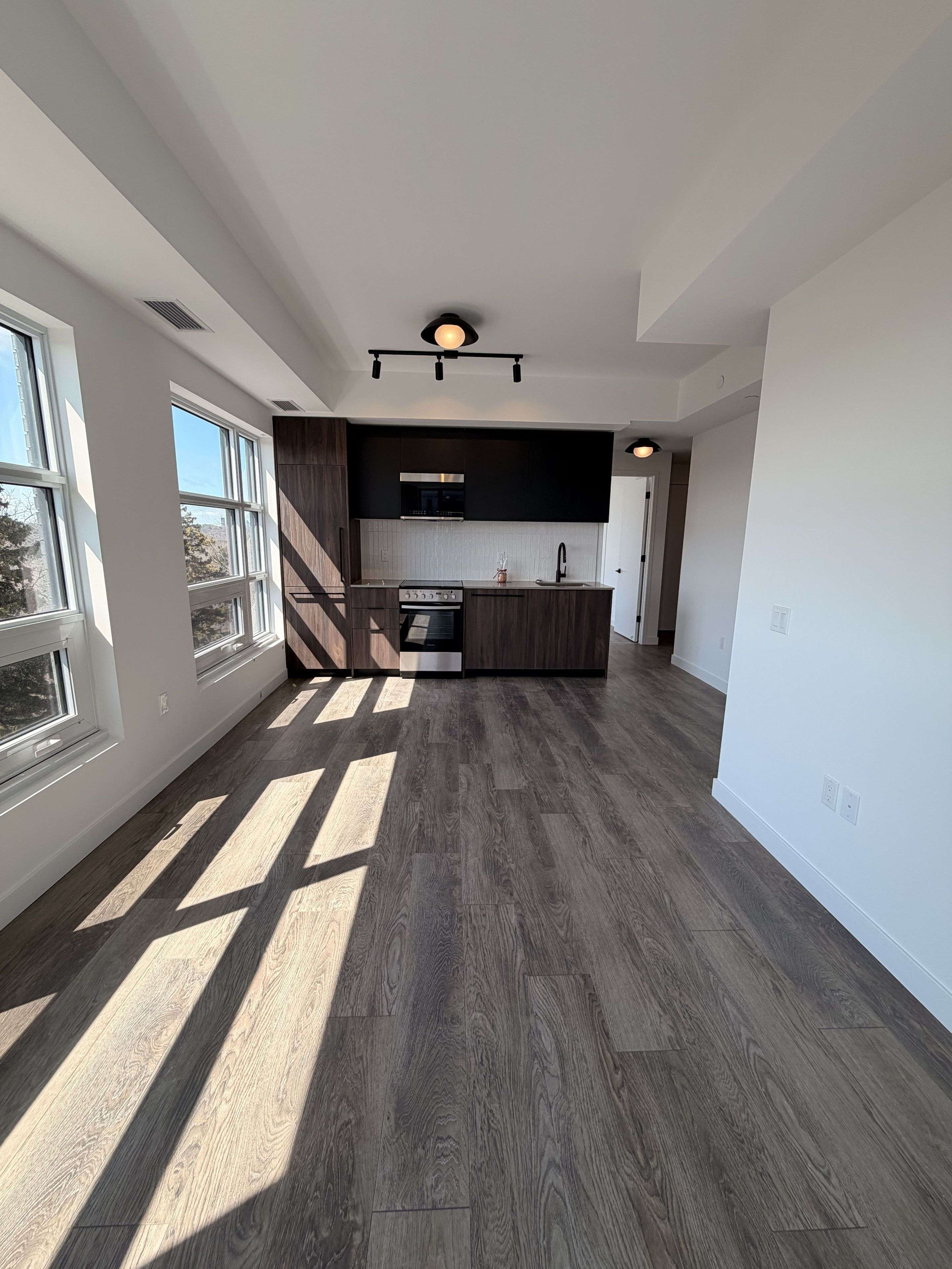 1635 Military TRL #502, Toronto E10, ON M1C 1B2