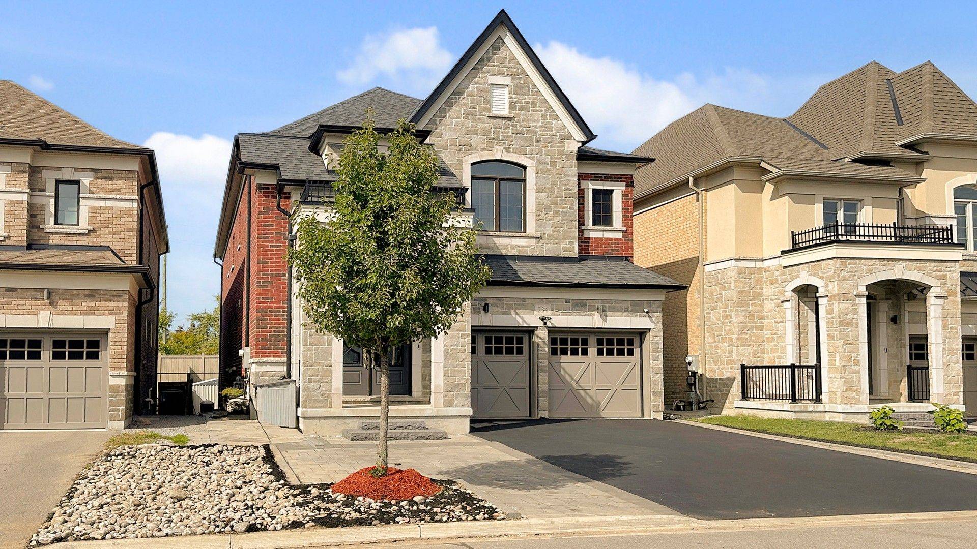 234 Touch Gold CRES, Aurora, ON L4G 3X5