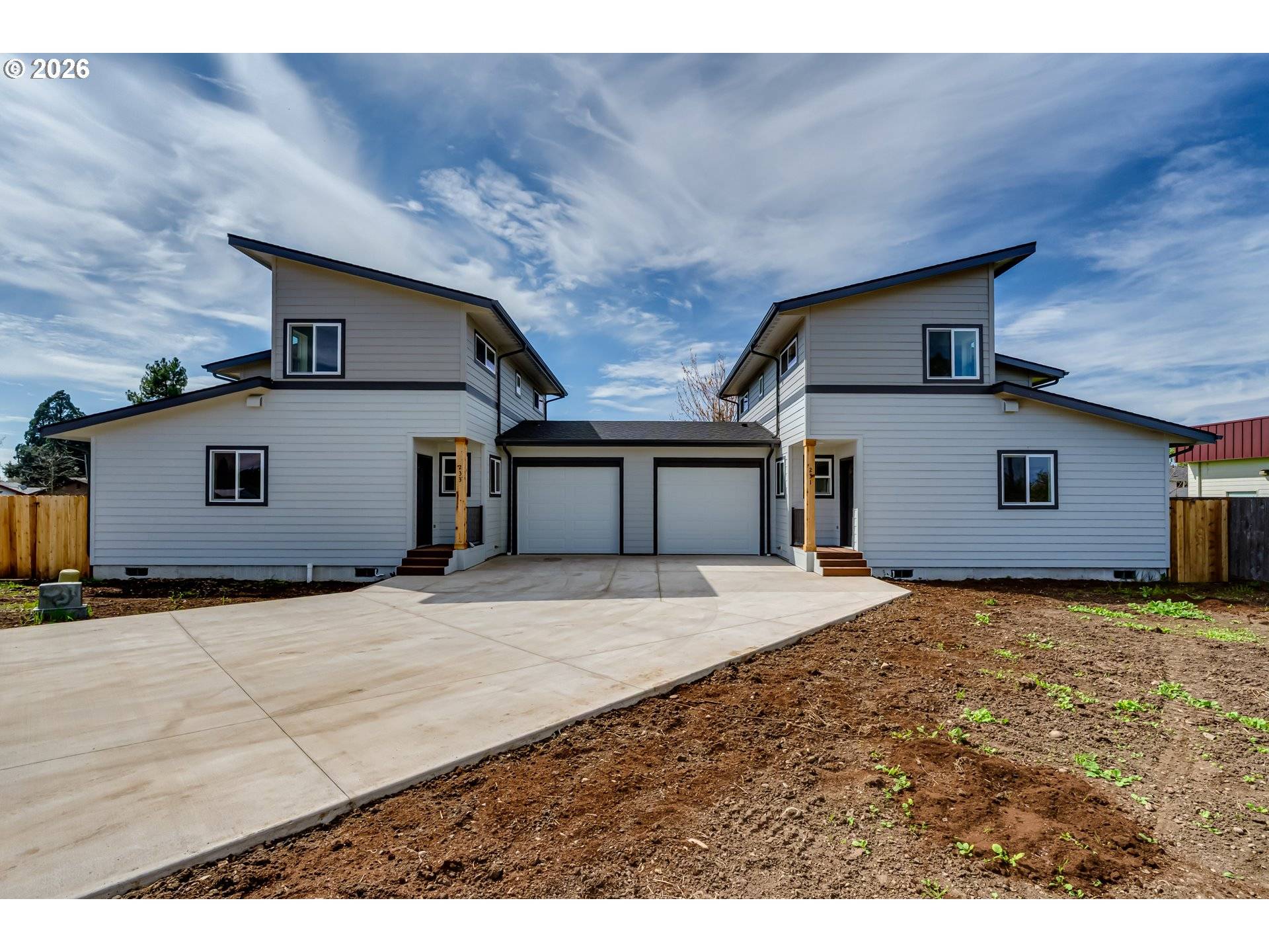 231/233 S 41ST PL, Springfield, OR 97478