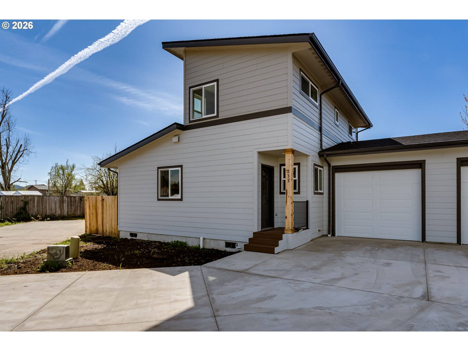 231/233 S 41ST PL, Springfield, OR 97478