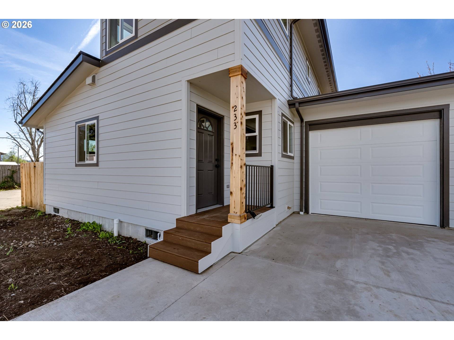 231/233 S 41ST PL, Springfield, OR 97478