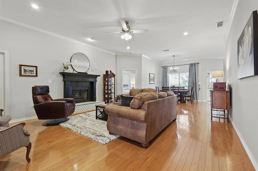 1116 Cresthill Drive #43, Cedar Hill, TX 75104