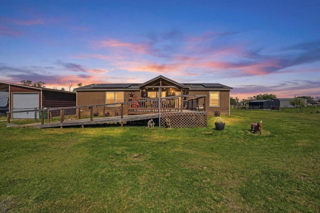 716 Lathem Boulevard, Venus, TX 76084