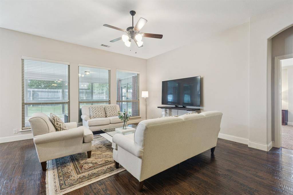 8304 Spitfire Trail, Aubrey, TX 76227