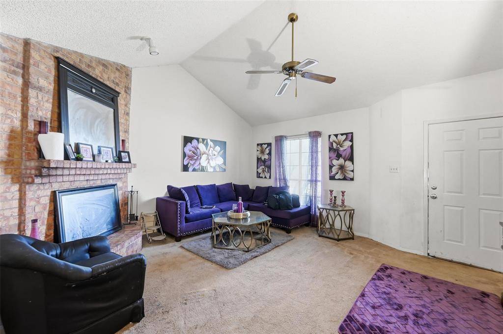 414 Amber Lane, Desoto, TX 75115