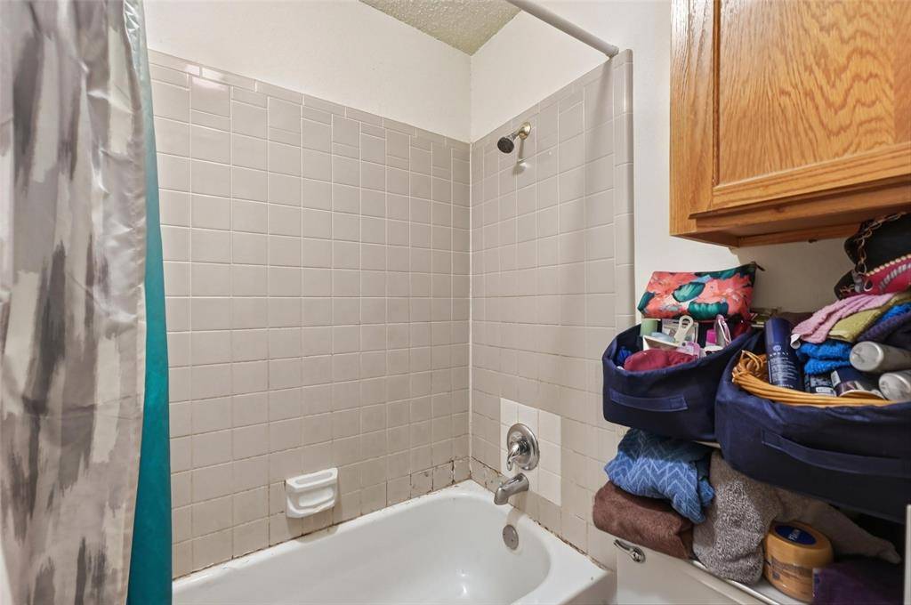 414 Amber Lane, Desoto, TX 75115