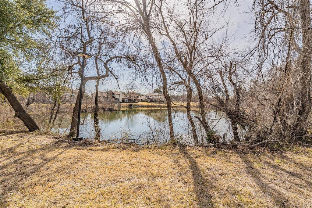 941 Turtle Cove #129, Irving, TX 75060