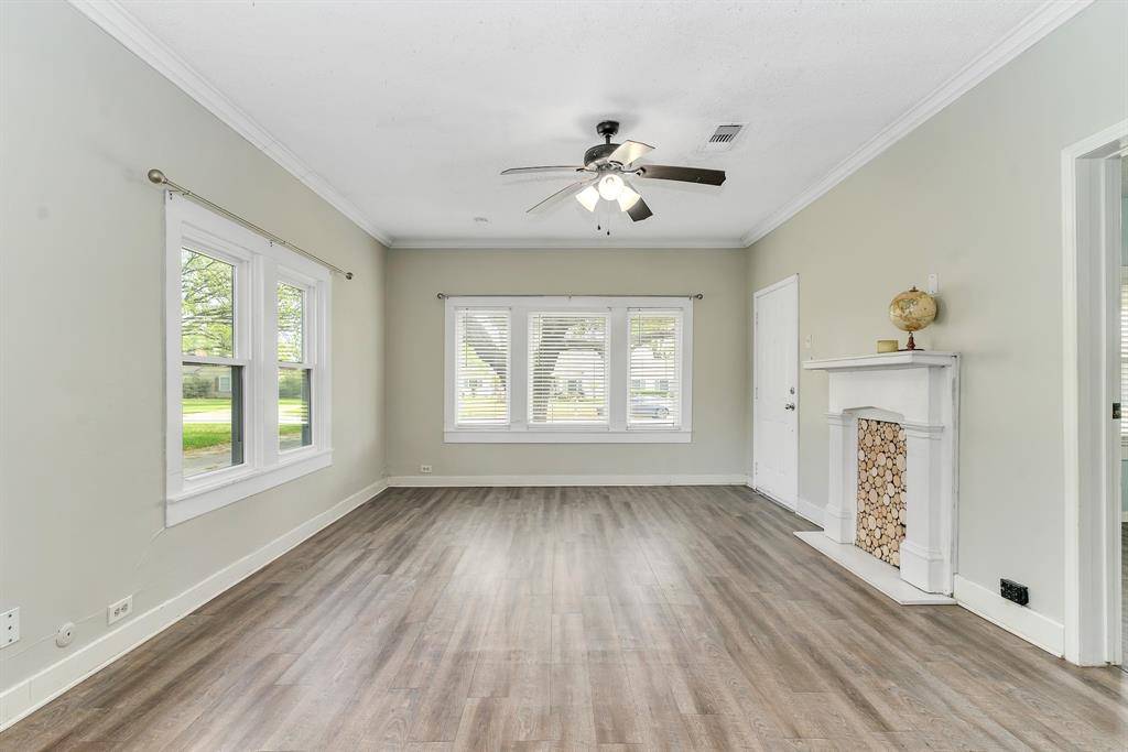 914 Prairie Avenue, Cleburne, TX 76033